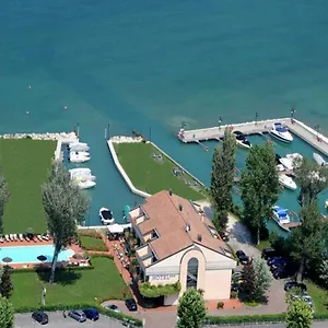 Yachting Mistral Hotel