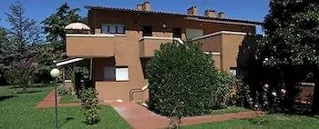 ** Üdülőpark Appartamenti Punta Gro Sirmione Olaszország