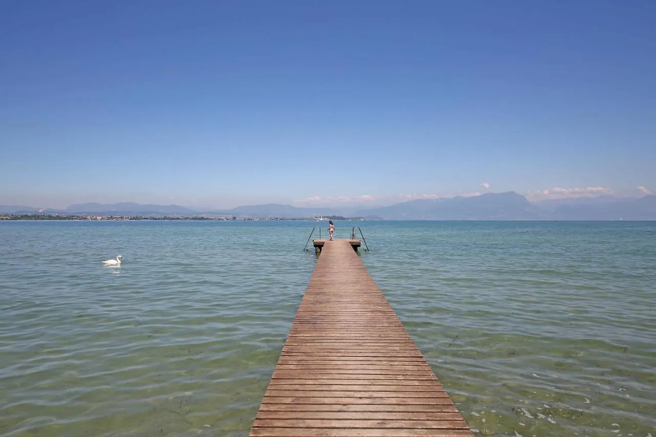 ** Üdülőpark Appartamenti Punta Gro Sirmione Olaszország